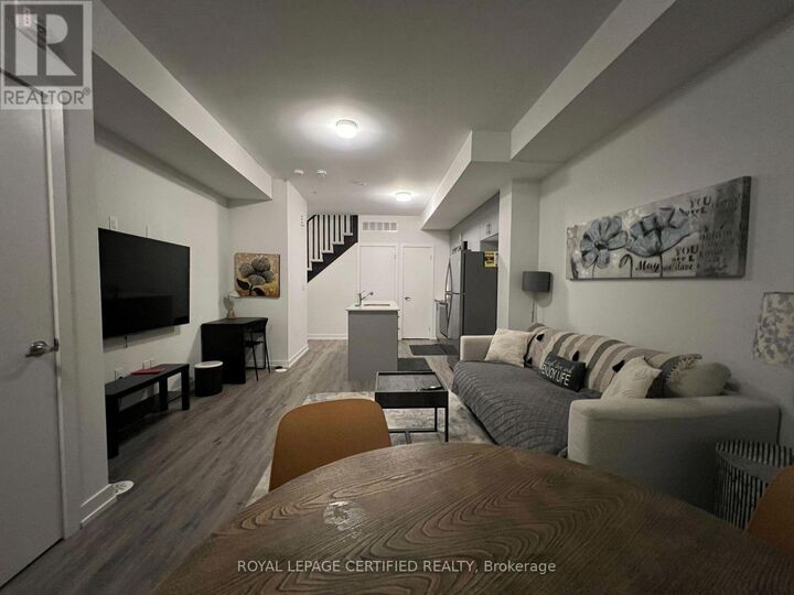 Property Photo: 3562 Colonial Drive 3 ON L5L 0C1