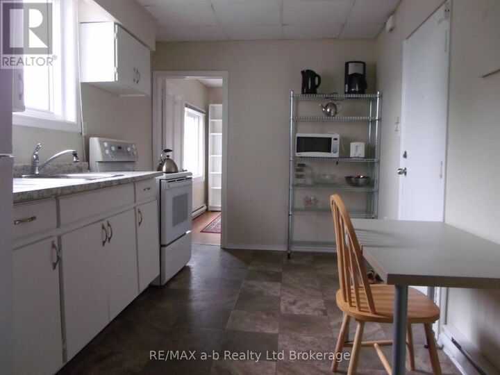 Property Photo:  350 Dundas Street 1  ON N4S 1B4 