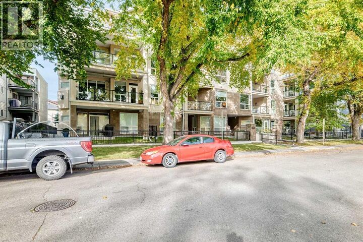 Property Photo: 3412 Parkdale Boulevard Northwest AB T2N 3T4