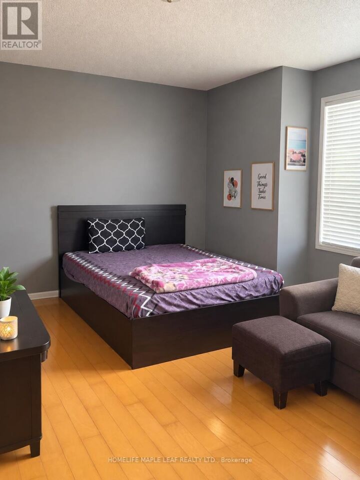 Property Photo:  6 Quincy Place North  ON L6P 1E7 