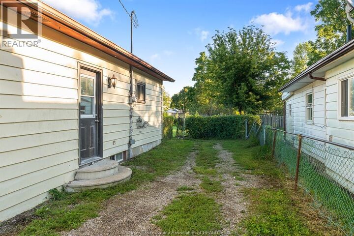 Property Photo:  202 Sandys Street  ON N7L 3P8 