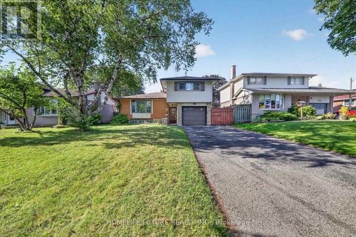 Property Photo:  163 Labrador Drive  ON L1H 7E4 