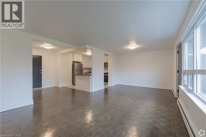Property Photo:  285 Erb Street West 809  ON N2L 1W4 