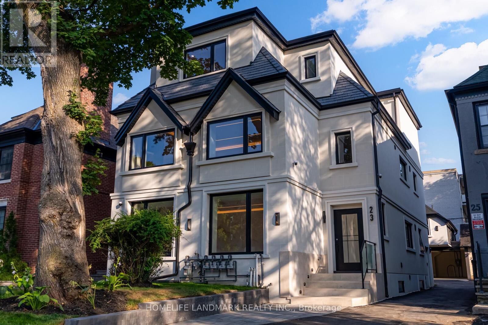 Property Photo:  23 Coulson Avenue  ON M4V 1Y3 