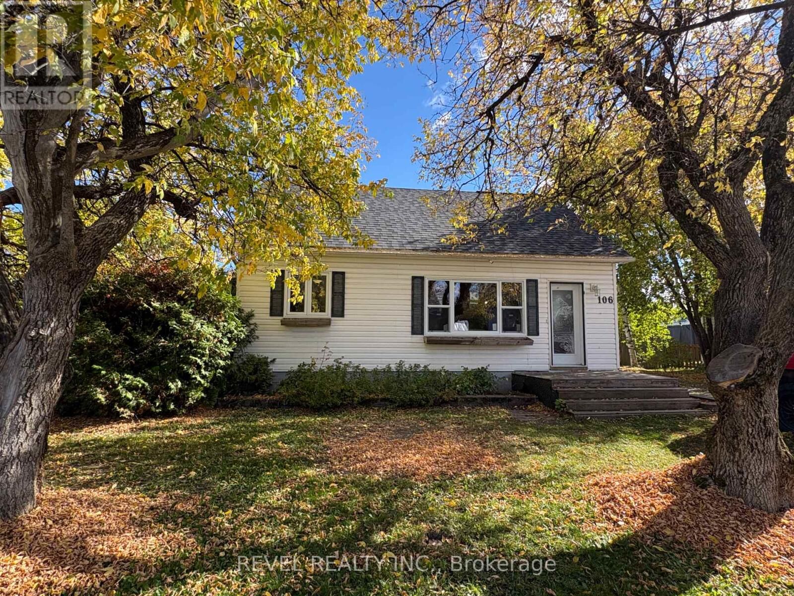 Property Photo:  106 Fifteenth Avenue  ON P0L 1C0 