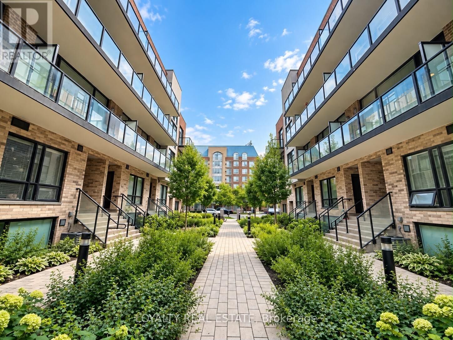 Property Photo:  861 Sheppard Avenue West 28  ON M3H 2T4 