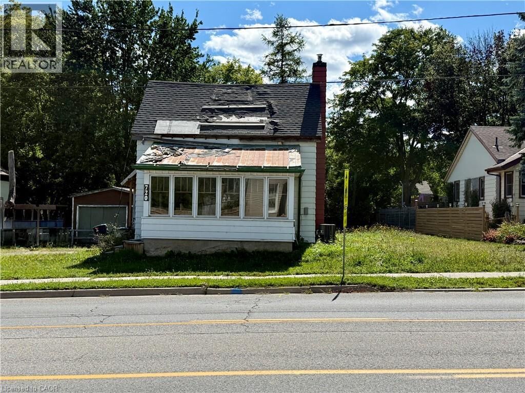 Property Photo:  720 Main Street West  ON N4W 1B1 