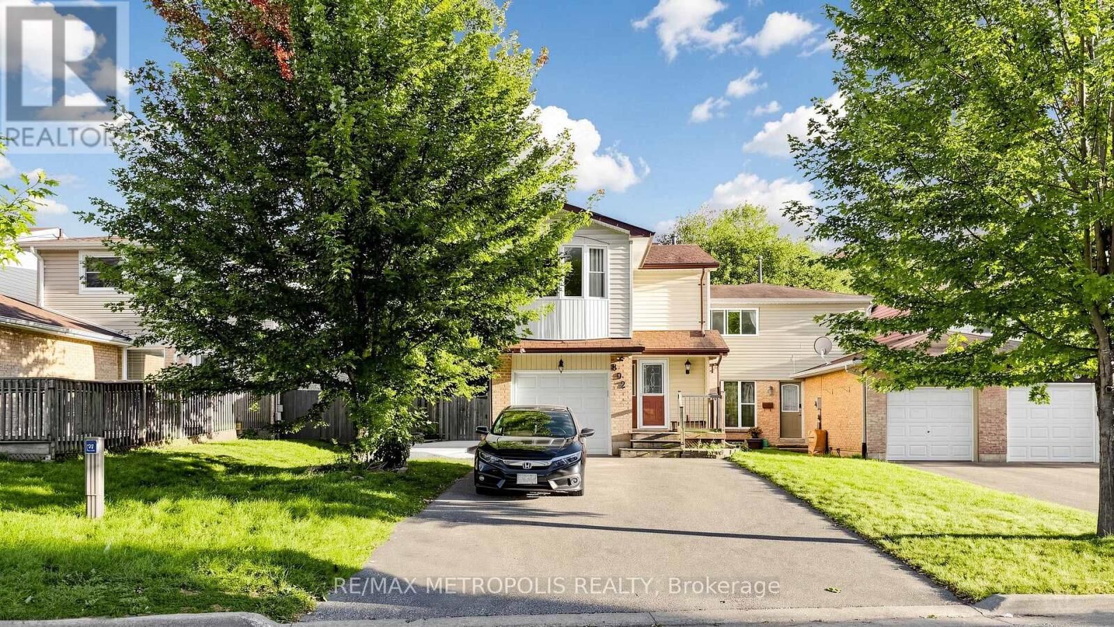Property Photo:  892 Gentry Crescent  ON L1K 1L8 