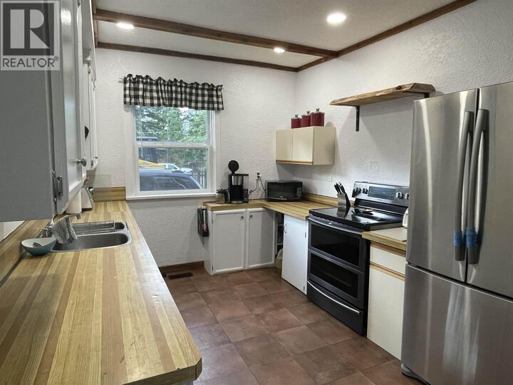Property Photo:  2707 Braun Street  BC V8G 3J8 
