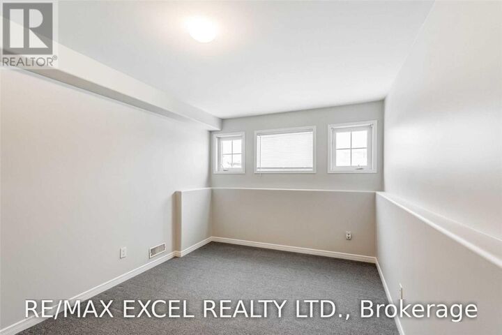 Property Photo:  3 Sedgewood Way Bsmt  ON L4N 0B9 