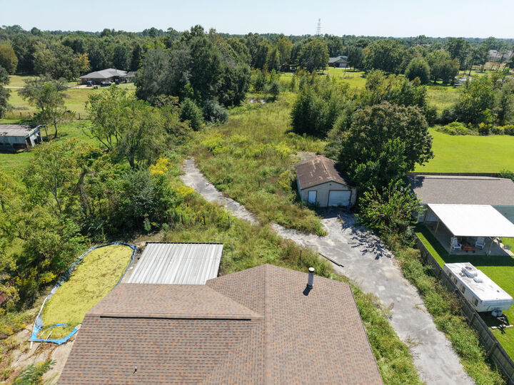 Property Photo: 7085 Frank Reeder Road FL 32526