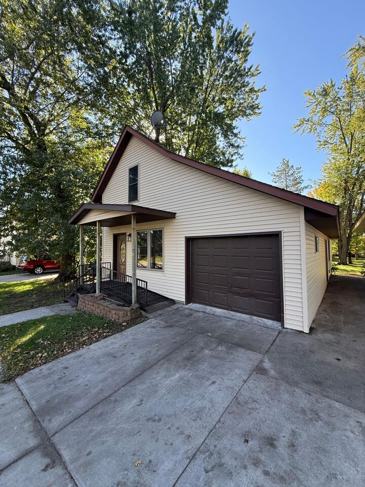 Property Photo: 525 Lake Street N MN 56378