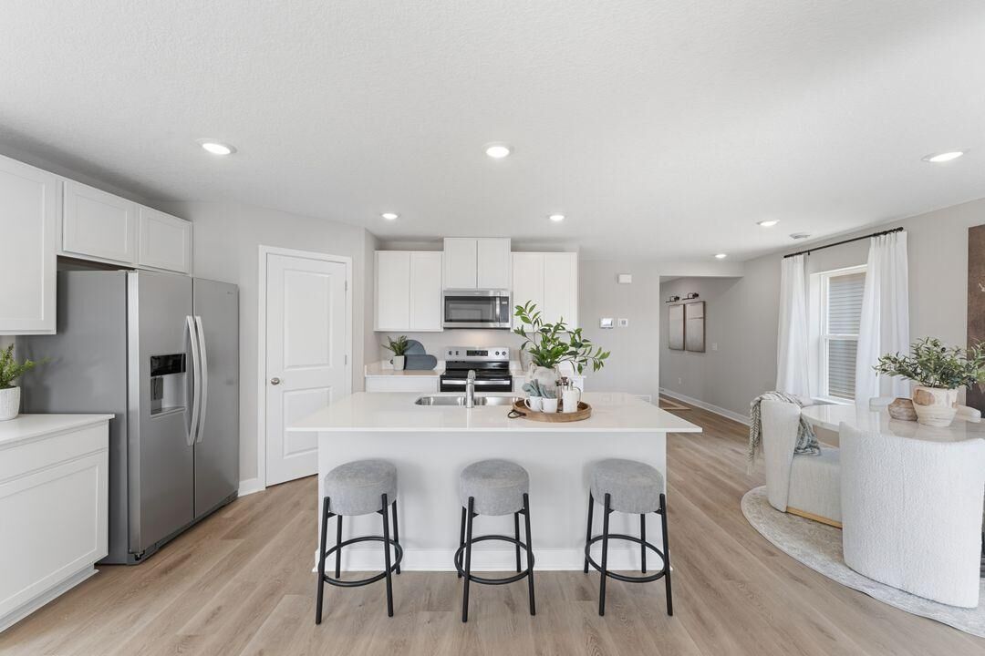 Property Photo:  944 Stone Creek Drive  MN 55352 