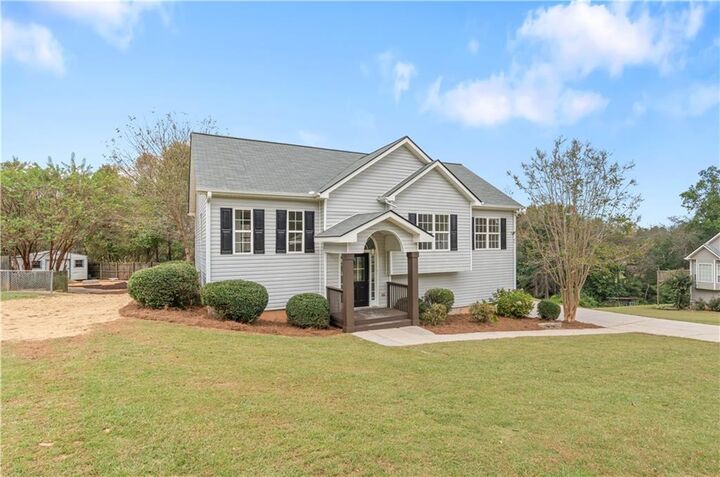 Property Photo:  404 Bryce Court  GA 30116 