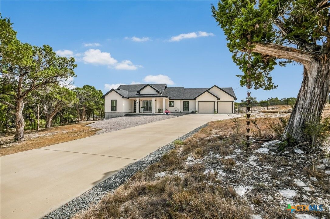 Property Photo:  1382 Primrose Path  TX 78133 