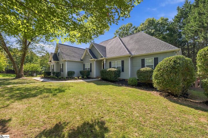 Property Photo: 255 Wood River Way SC 29687