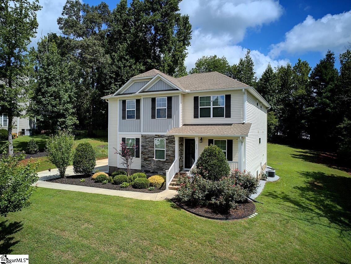 Property Photo:  209 Montague Lane  SC 29640 