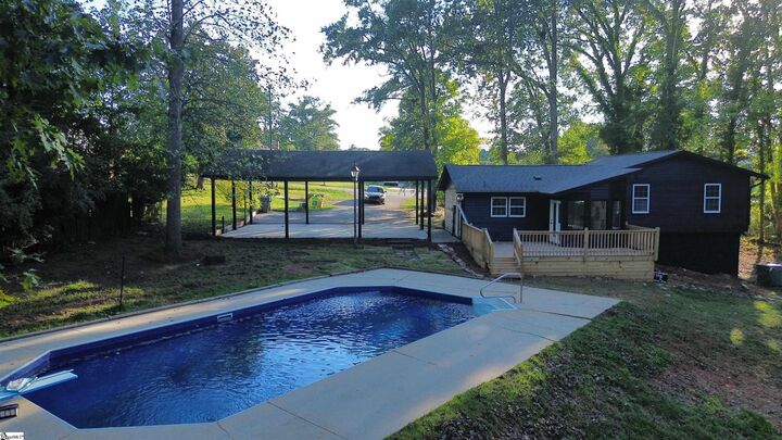 Property Photo:  307 Westminster Avenue  SC 29360 