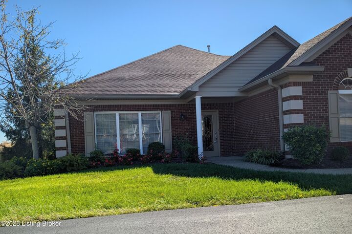 Property Photo: 1038 Grazing Meadows Ln KY 40245