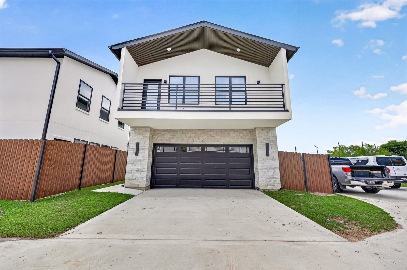 Property Photo:  1811 N Spring Drive 9  TX 77373 