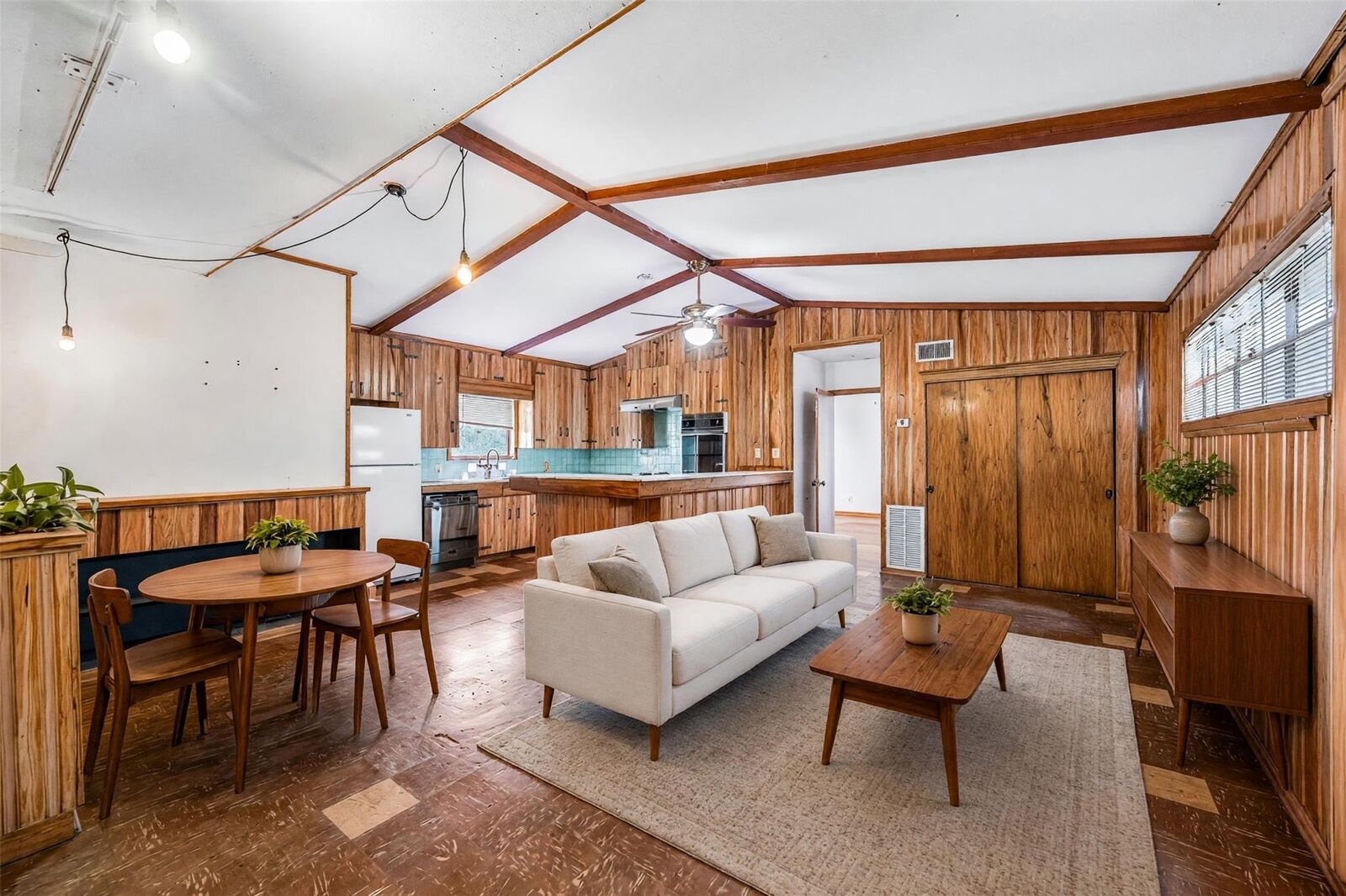 Property Photo:  2536 White Oak Drive  TX 77009 