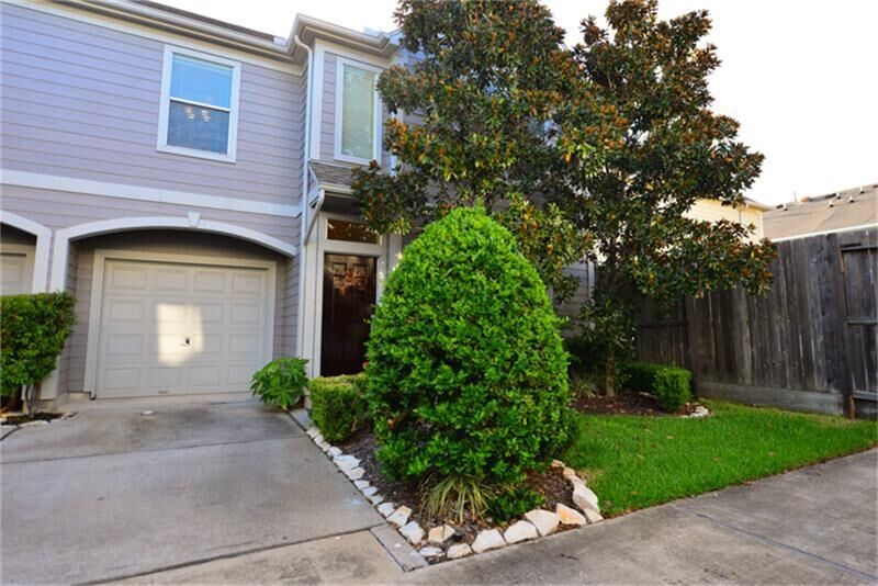 Property Photo:  1534 Sutton Street  TX 77006 