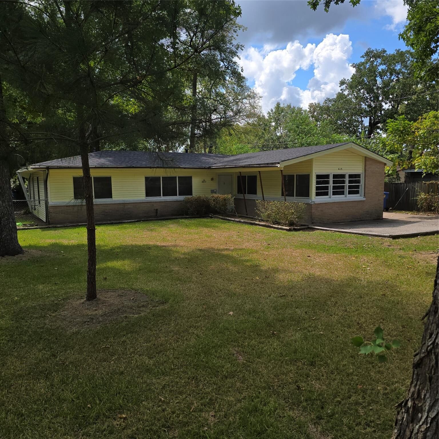 Property Photo: 615 Lynn Avenue TX 75904