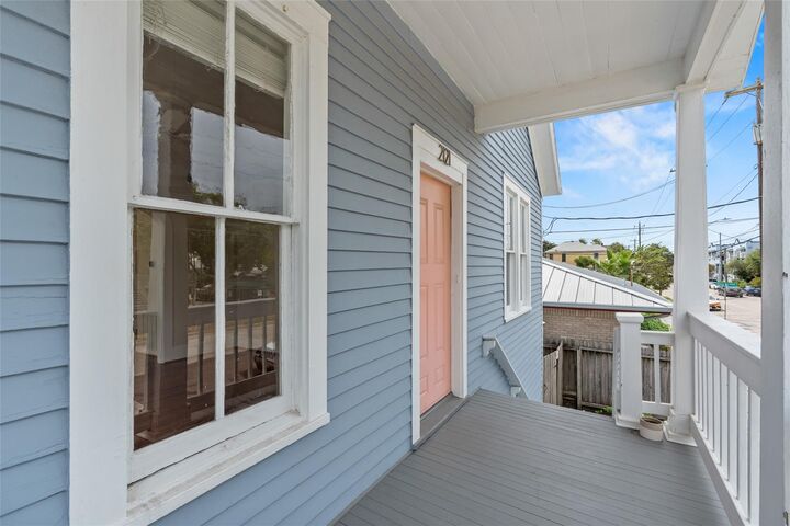 Property Photo:  2121 Ursuline Street  TX 77550 