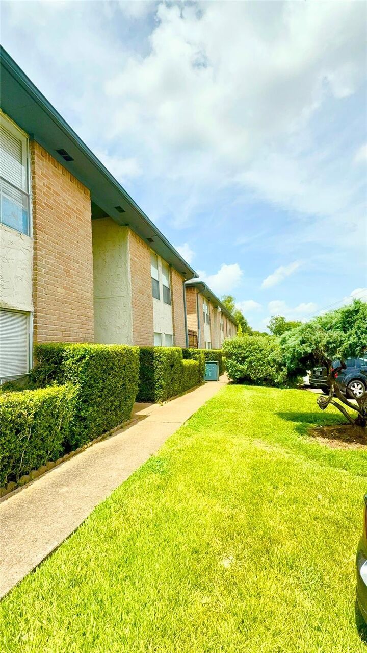 Property Photo: 8360 Jorine Drive 8360 TX 77036