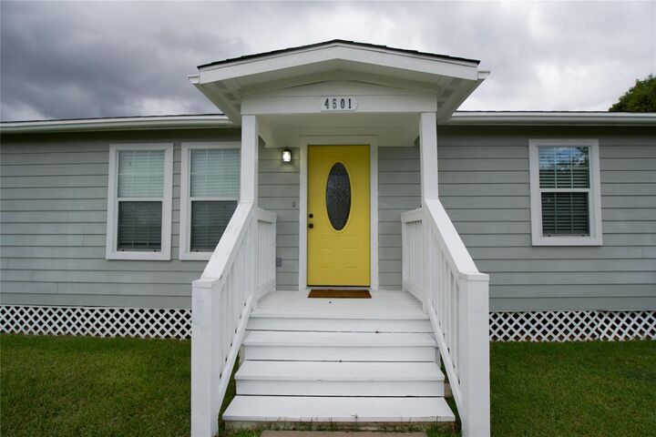 Property Photo:  4501 Westwood Lane  TX 77578 