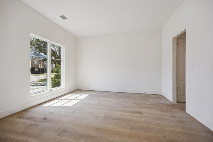 Property Photo: 3920 University Boulevard TX 77005