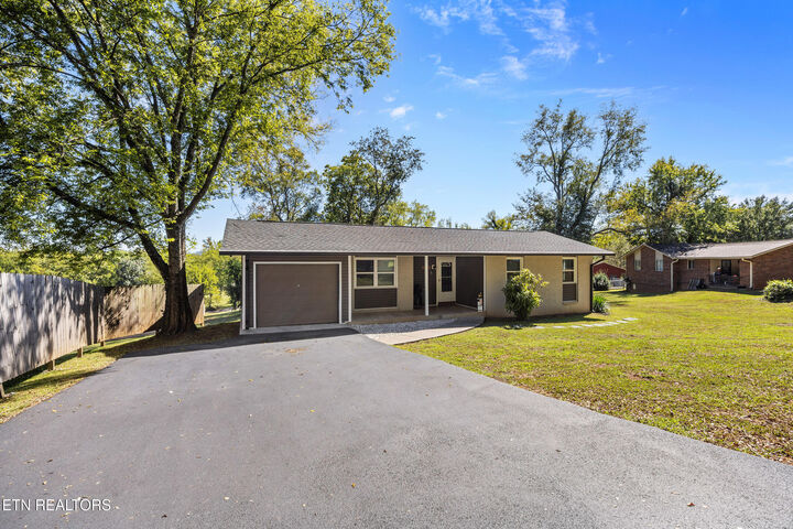 Property Photo:  1706 Hazen St  TN 37915 