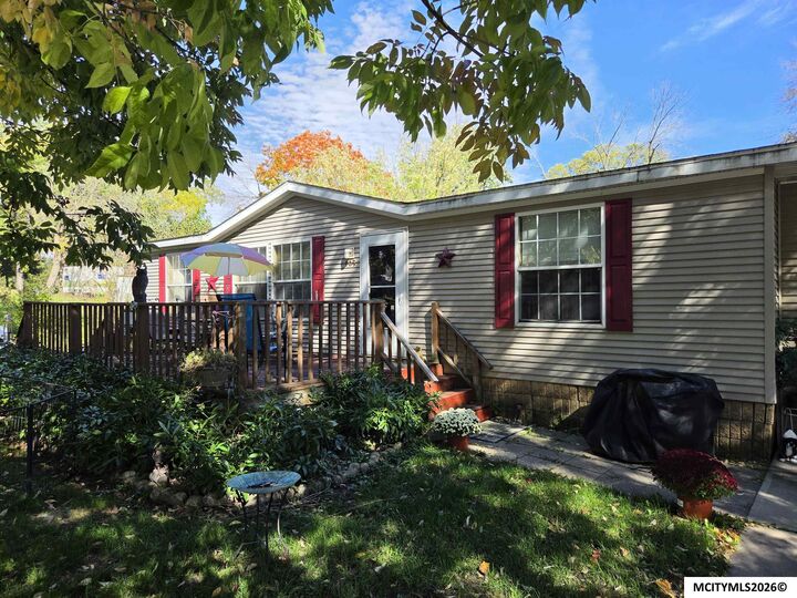 Property Photo: 105 N Gaylord IA 50458