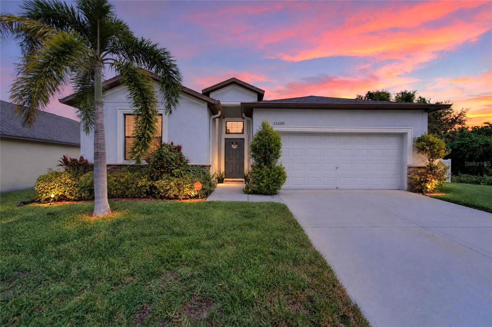 Property Photo: 13230 Wellington Hills Drive FL 33579