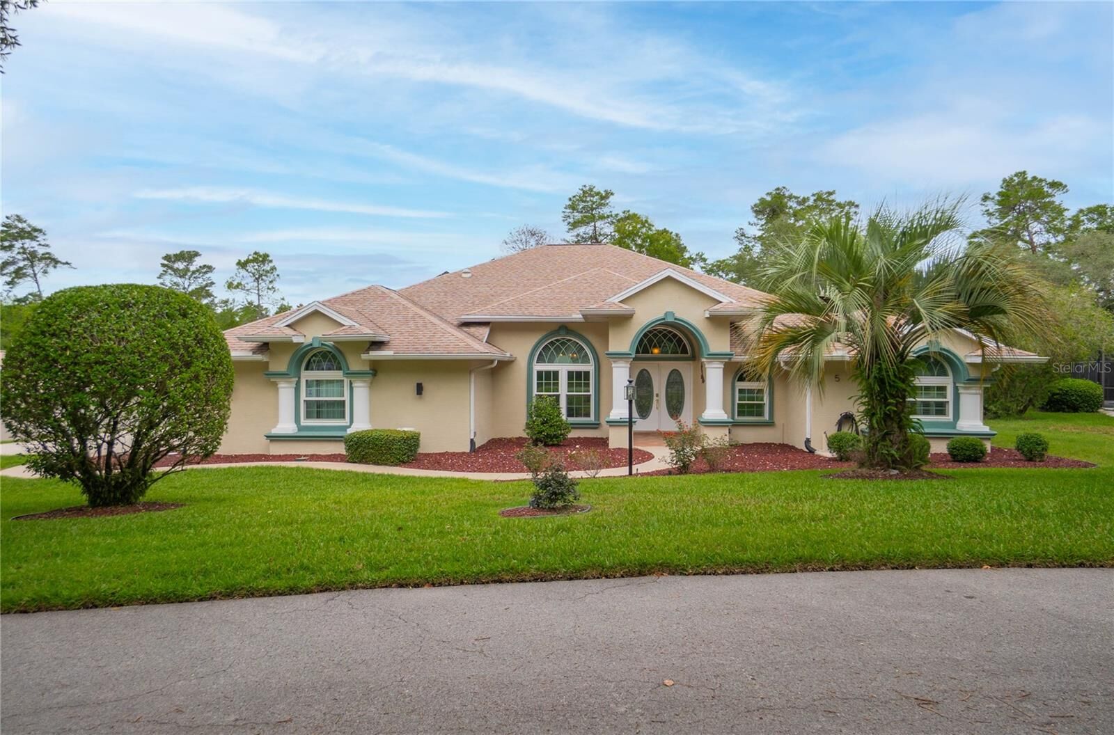 Property Photo:  5 Zinnias Court  FL 34446 