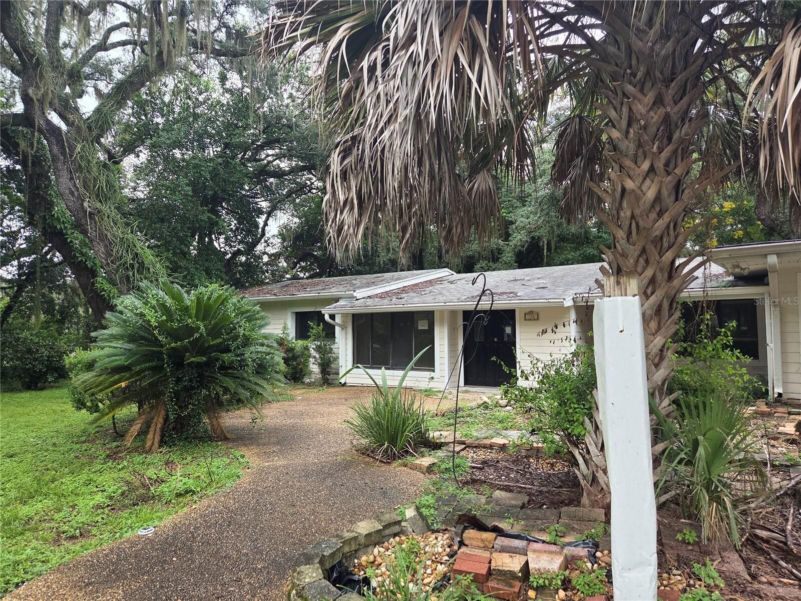 Property Photo: 306 S Burlingame Avenue FL 33617