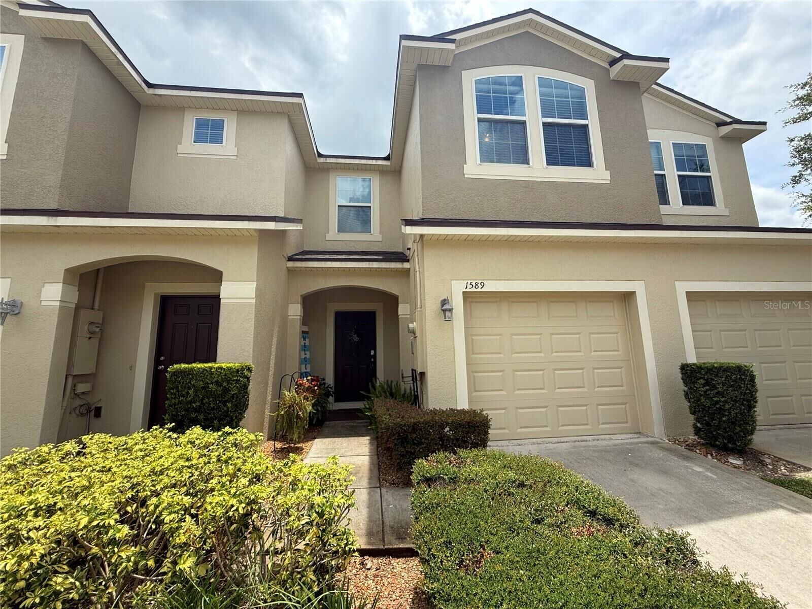 Property Photo: 1589 Plumeria Place FL 32765