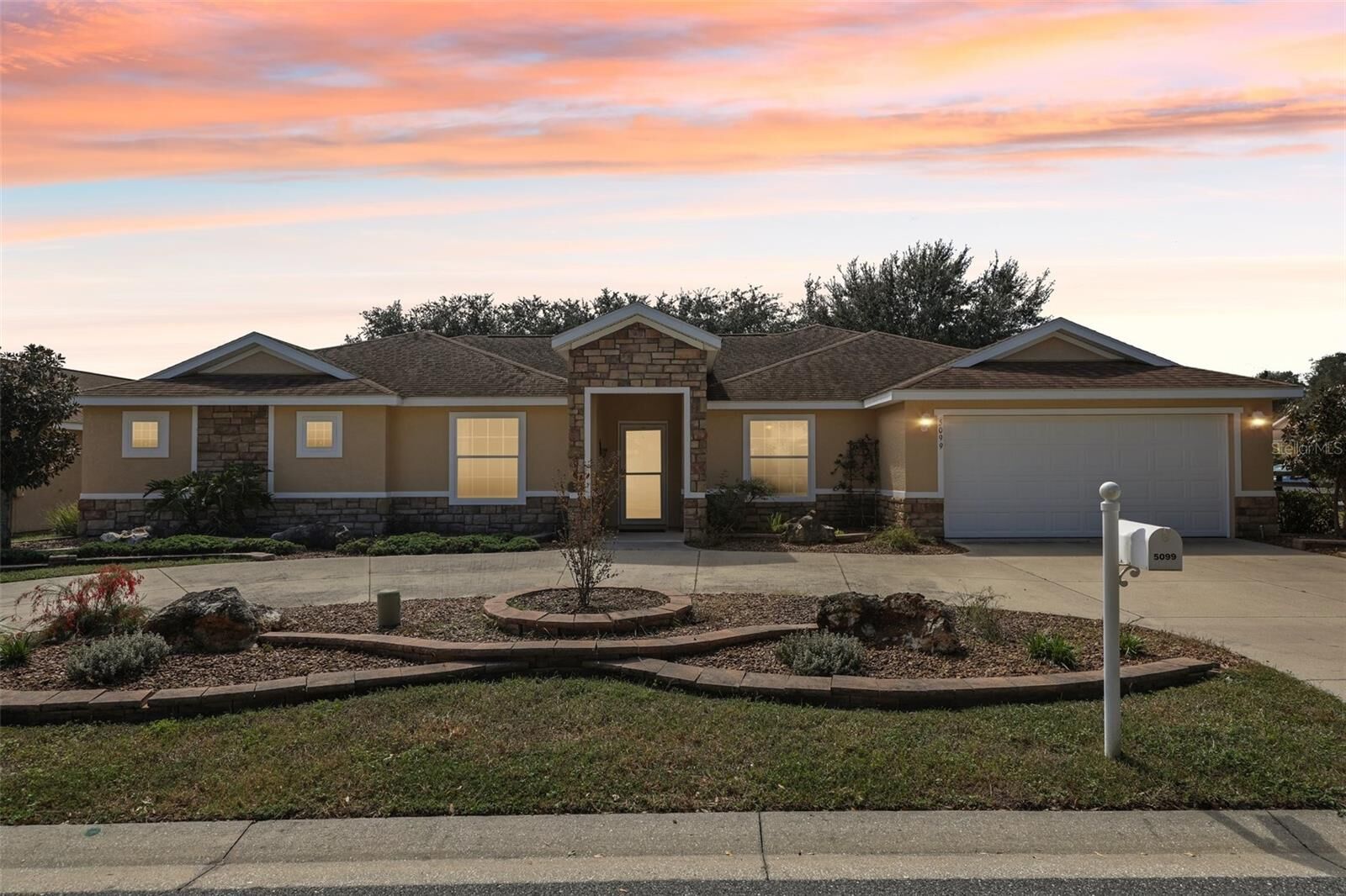 Property Photo:  5099 NE 124th Place  FL 34484 