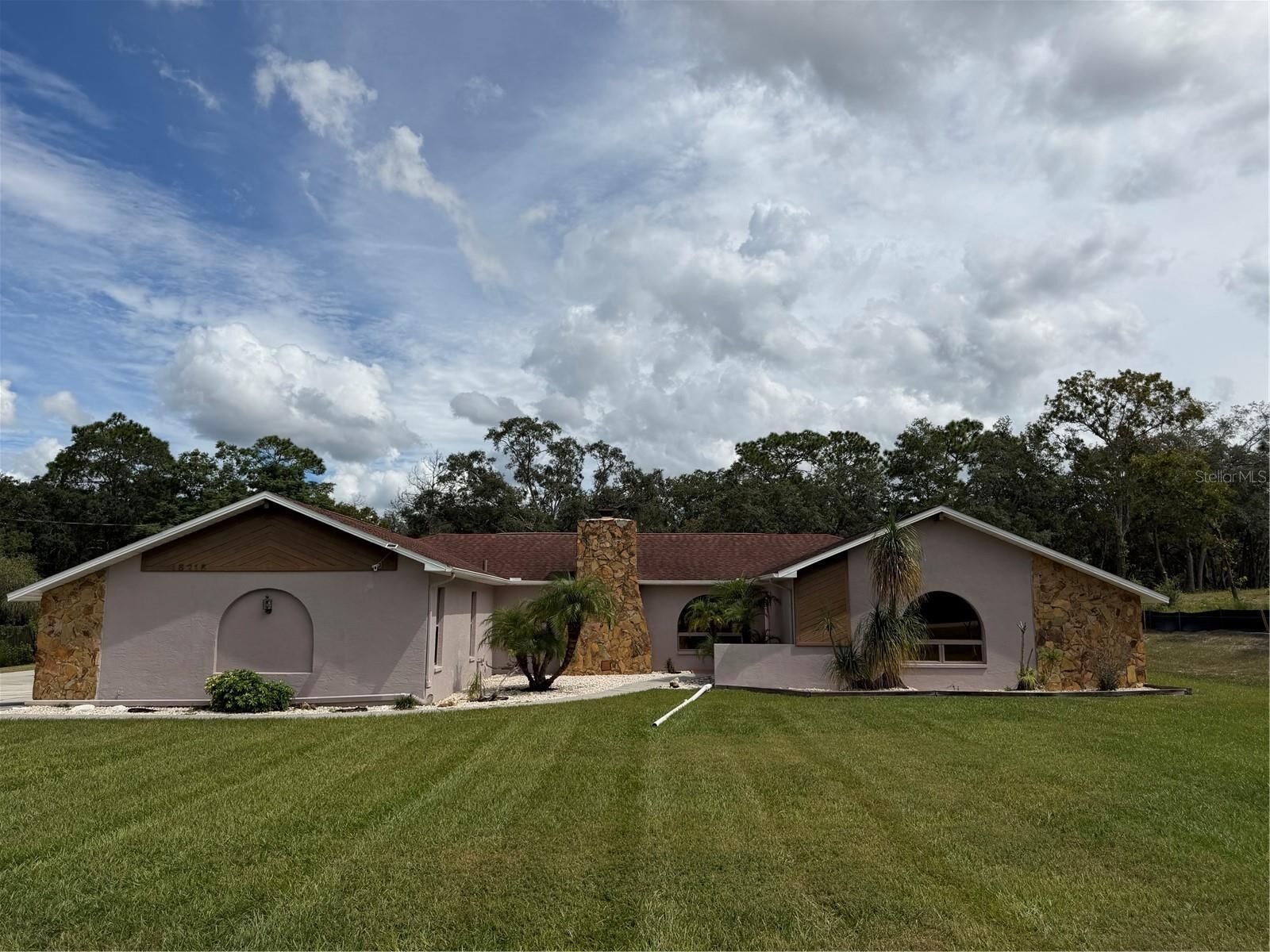 Property Photo:  18216 Monteverde Drive  FL 34610 