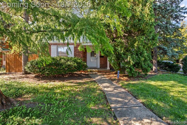 Property Photo: 3963 Yorkshire Road MI 48224 2393