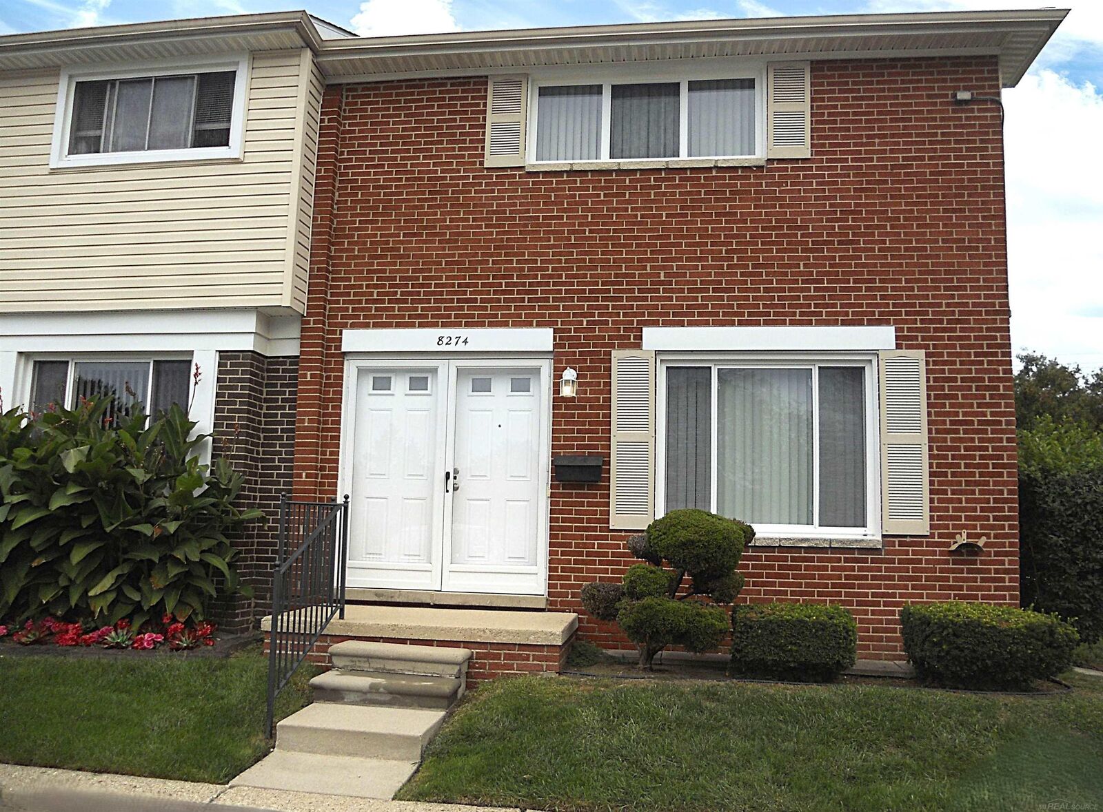 Property Photo:  8274 Farnum Circle  MI 48093 