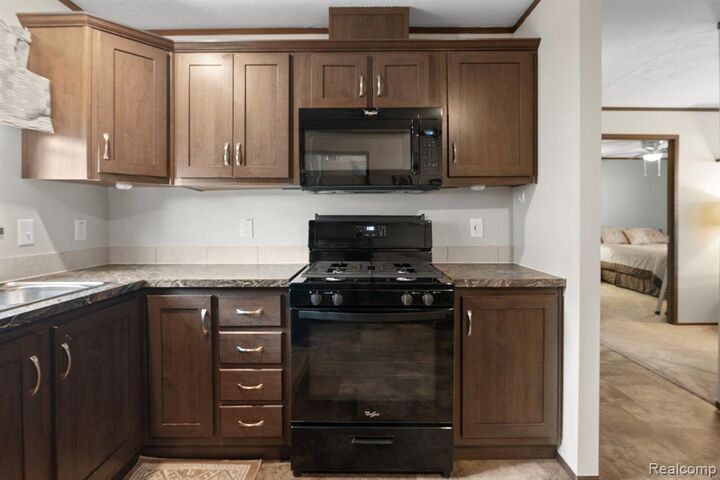 Property Photo: 303 Toucan Street MI 48309