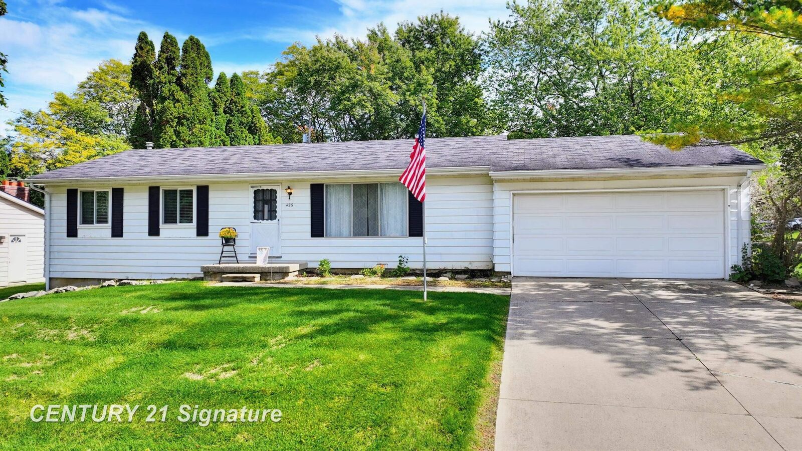 Property Photo:  429 Holland Road  MI 48433-2115 