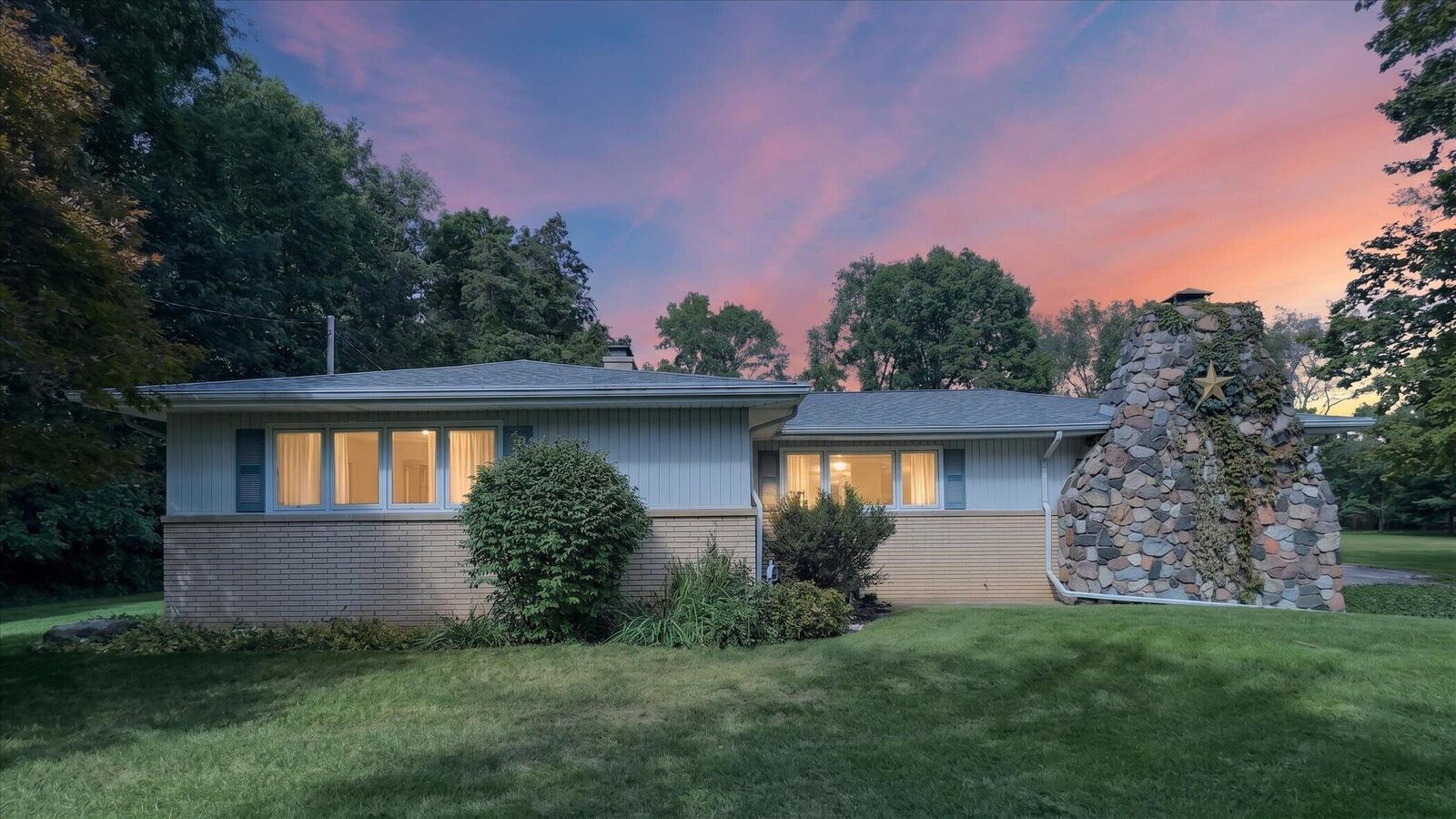 Property Photo:  29728 Redfield Street  MI 49120 