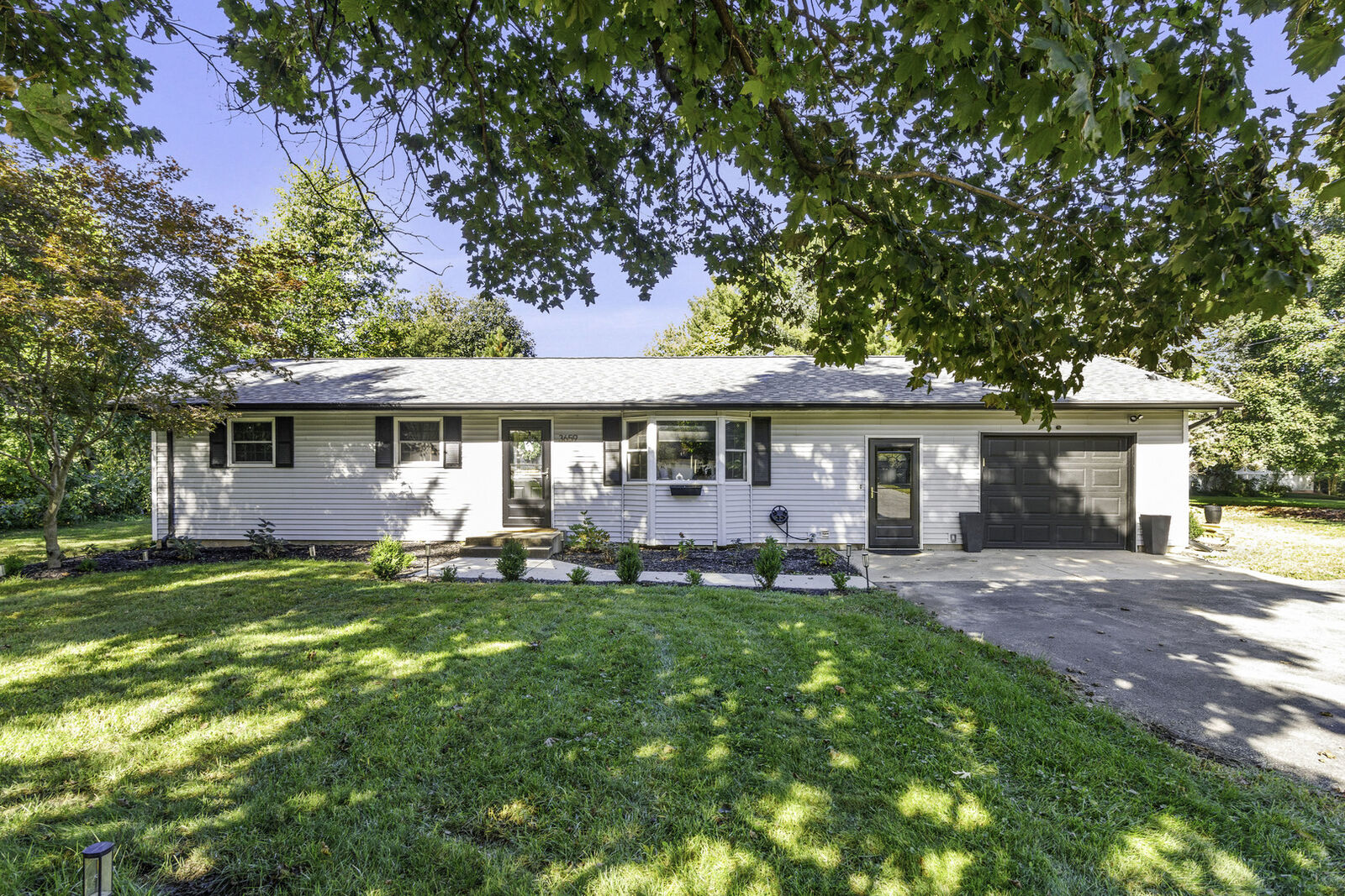 Property Photo: 3659 N Il Route 71 IL 60551