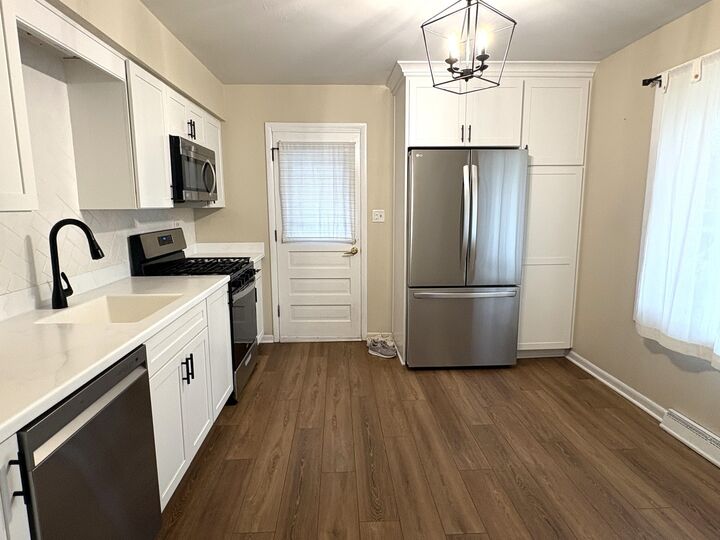 Property Photo:  841 Countryside Highway  IL 60060 