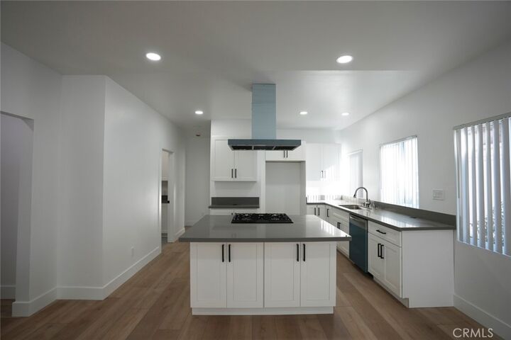 Property Photo:  3627 E 4th  CA 90814 