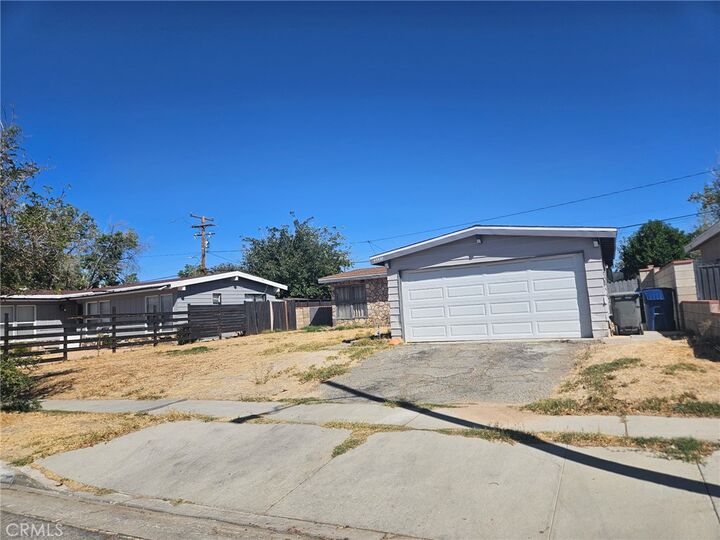 Property Photo: 45538 Fig Ave CA 93534