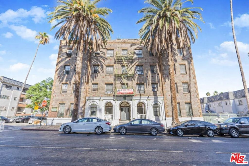 Property Photo:  400 S Kenmore Avenue 200  CA 90020 