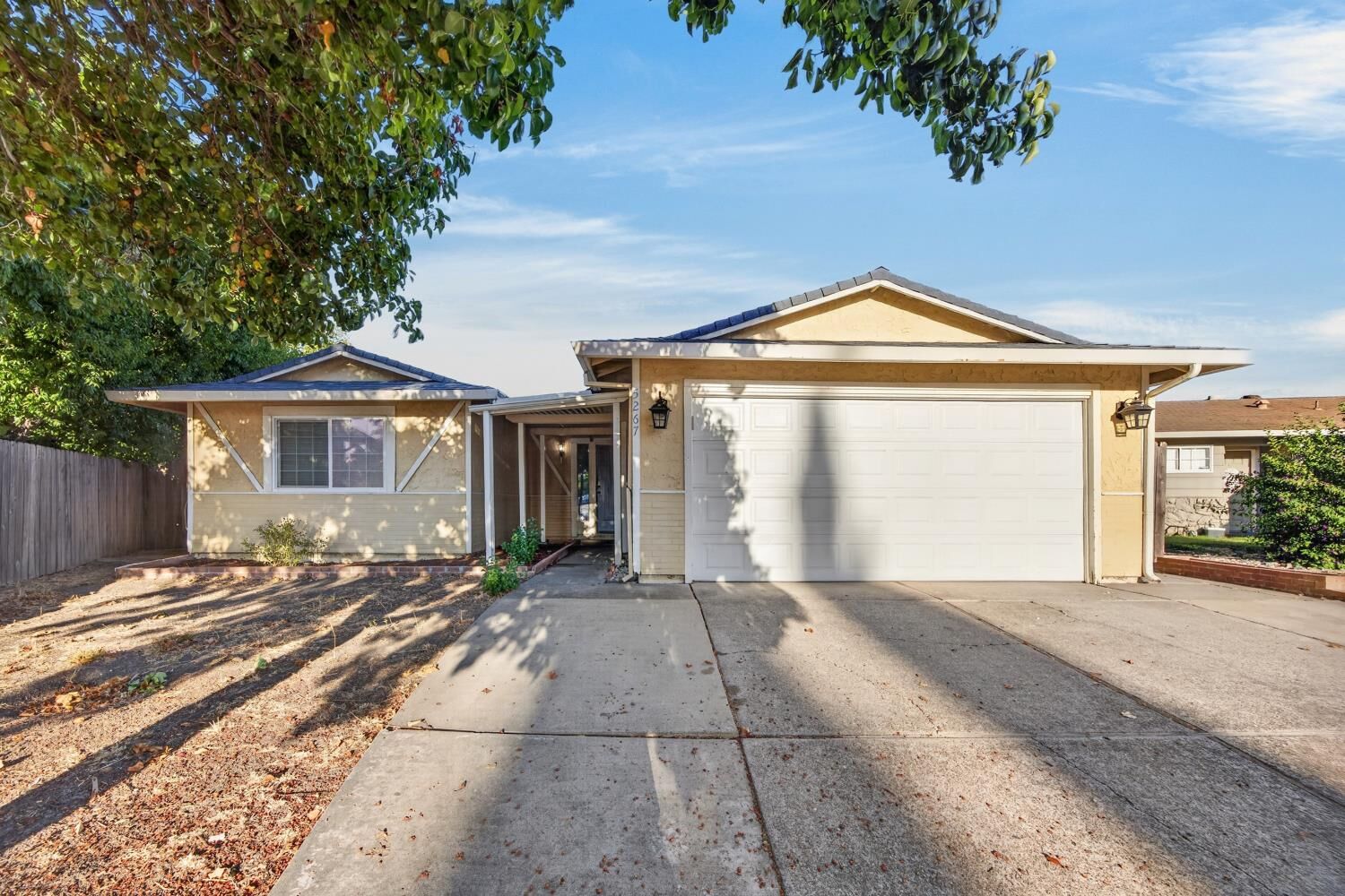 Property Photo:  5267 Village Wood Drive  CA 95823 